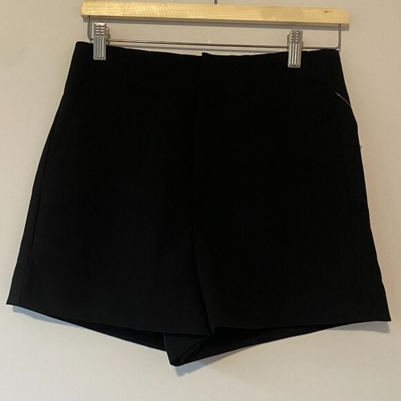 En Saison NEW Black Short SIZE M - Picture 1 of 9